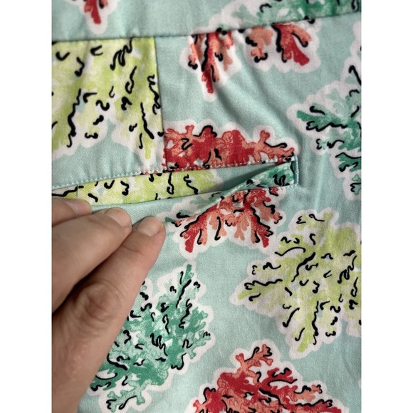 Crown & Ivy Shelby Scalloped 4" Hem Shorts Floral Blue Preppy American Sz 16‎ - Picture 5 of 10